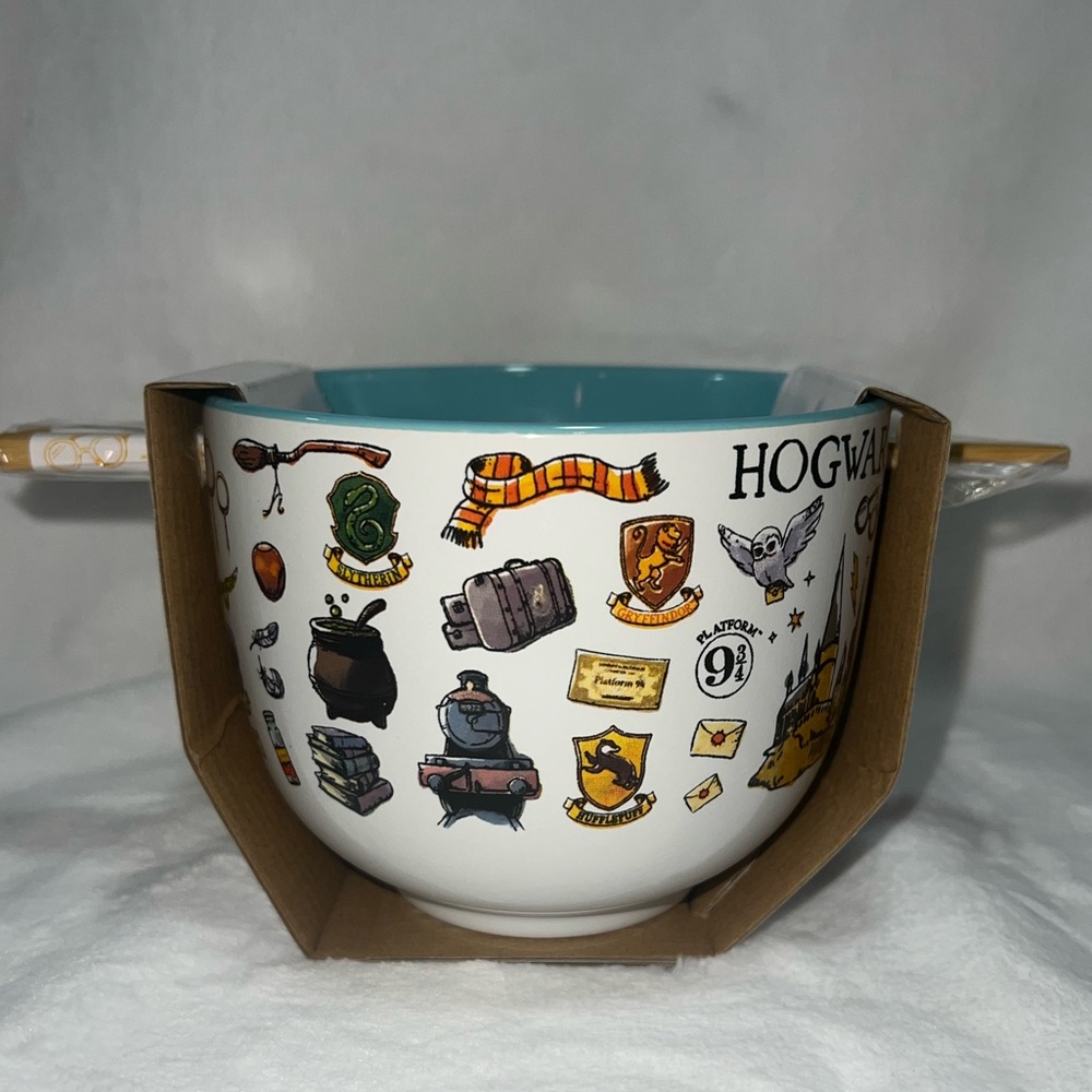 Harry Potter Hogwarts Ramen Bowl with Chopsticks